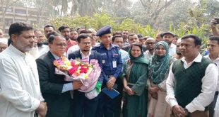হোমনায় স্থানীয় প্রশাসনের সাথে নবনির্বাচিত সংসদ সদস্যের মতবিনিময় ও ফুলেল শুভেচ্ছা